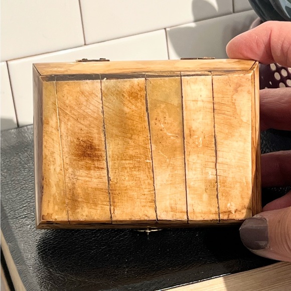 Vintage Camel Bone Brass Trinket Box India Jewelry Box Velvet Interior - Picture 7 of 7